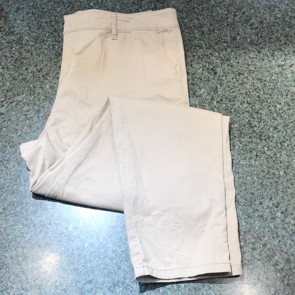 Classic Women's Straight-Leg Pants in Light Beige